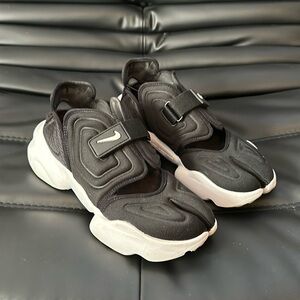 Nike Aqua Rift Black 10.5
